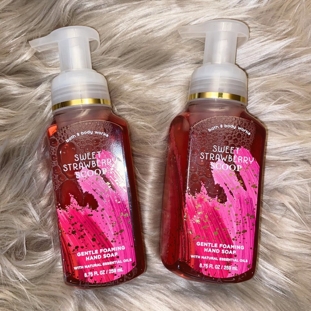 Bath & Body Works Sweet Strawberry Scoop Gentle Foaming Hand Soap